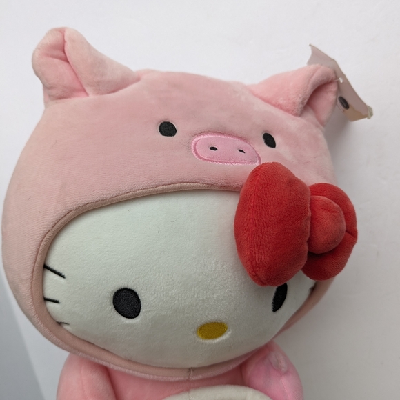 Hello Kitty x Nissin Cup of Noodles in Pig costume plush toy - Picture 2 of 10